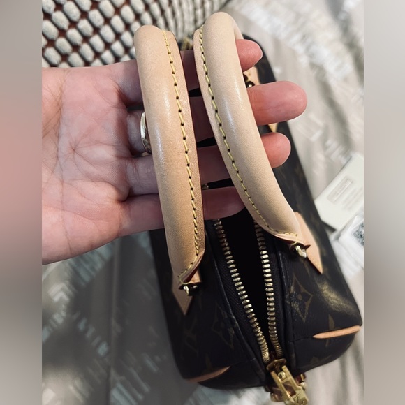 Authentic Louis Vuitton Speedy 20 Bandouliere - Picture 7 of 16